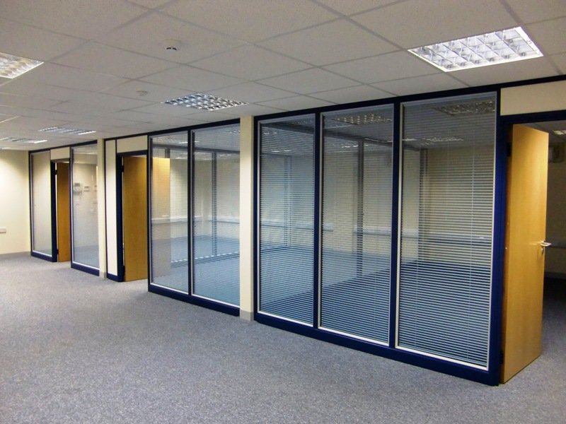 http://www.rlds.co.uk/images/Demountable_Office_Partitions_PJS_Solutions_L.JPG